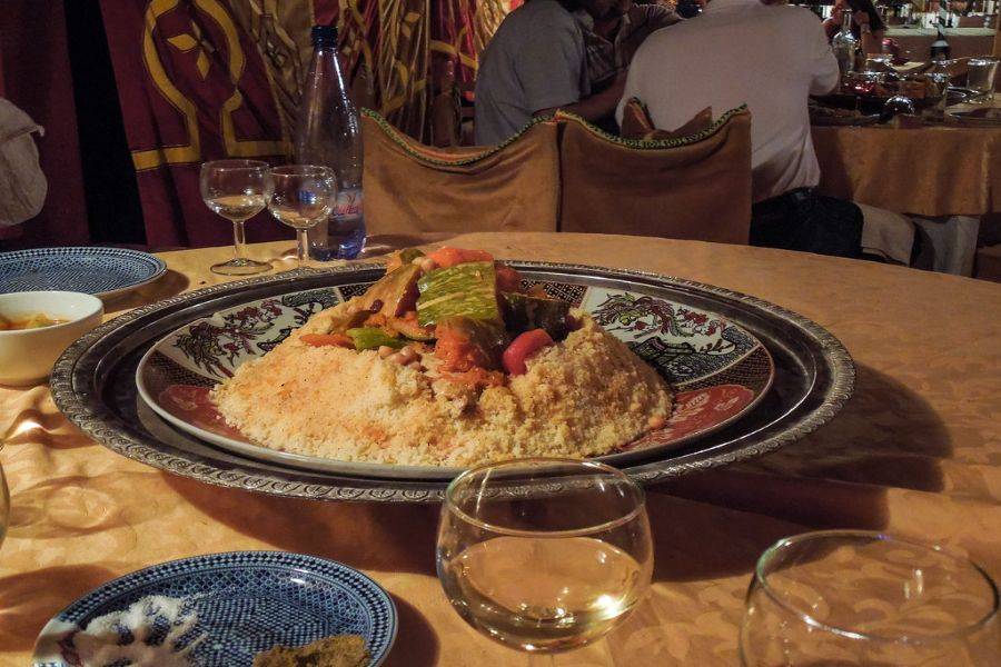 Delicioso jantar com o Histórico Fantasia e Show de Dança