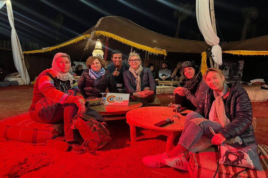 Passeios de quadriciclo e show ao vivo e jantar no deserto de Agafay