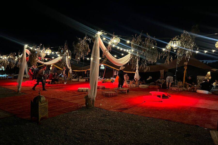 Passeios de quadriciclo e show ao vivo e jantar no deserto de Agafay