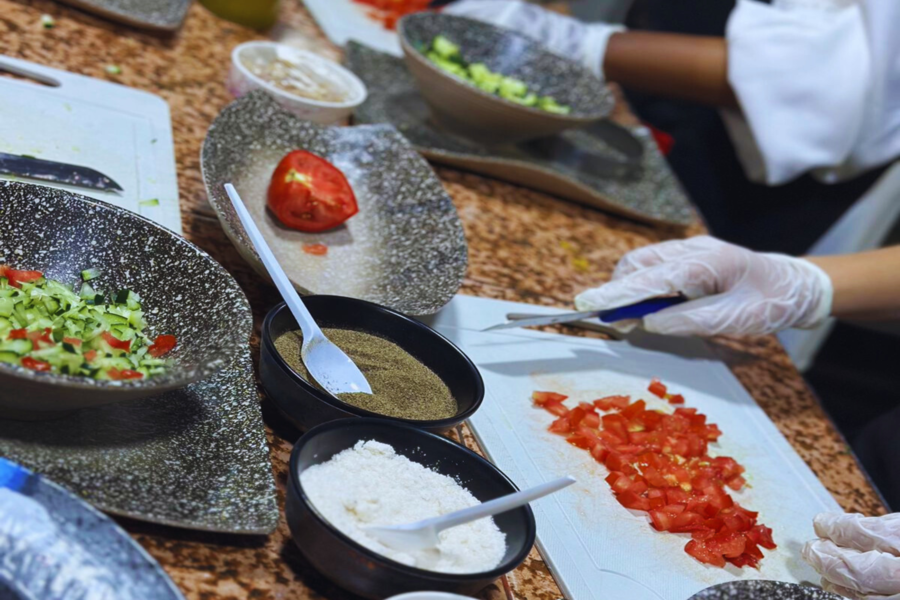 Aula de culinária marroquina Marrakech no Chouf l'Or com retirada