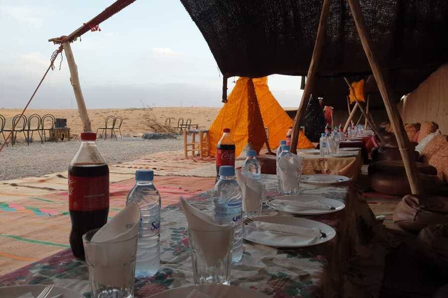Passeio de Camelo ao Pôr-do-Sol no Deserto de Agafay e Jantar em Chouf L'Or em Marraquexe