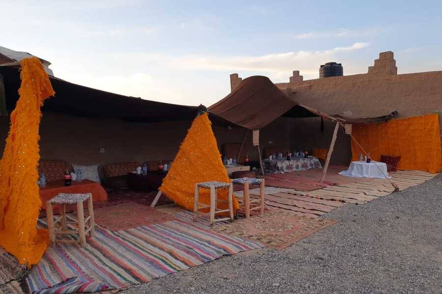 Passeio de Camelo ao Pôr-do-Sol no Deserto de Agafay e Jantar em Chouf L'Or em Marraquexe