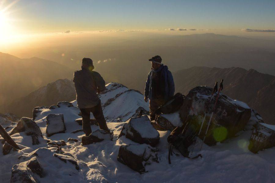 2 dias de caminhada na montanha Toubkal