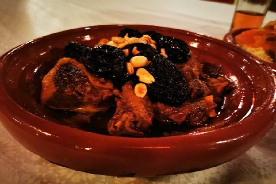 Delicioso jantar com o Histórico Fantasia e Show de Dança