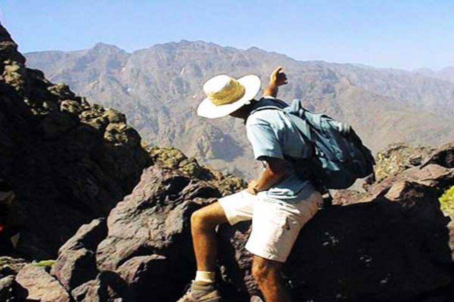 2 dias de caminhada na montanha Toubkal