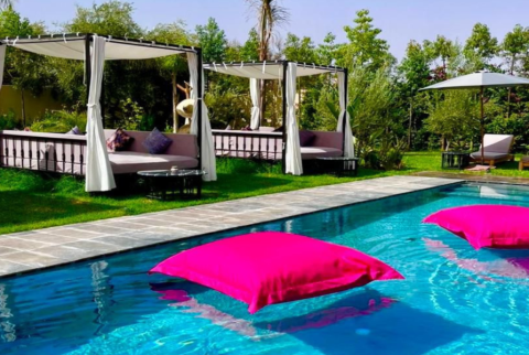 Partindo de Marraquexe: Passe de um dia relaxante para a piscina da villa com almoço marroquino.