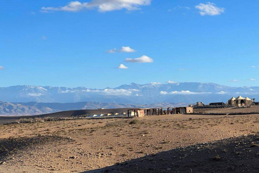 Jantar ao pôr do sol no deserto de Agafay